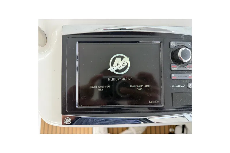 Slide: The Image of Mercury Marine display on Jeanneau Leader 40, 2015 model, showing engine hours. - 39