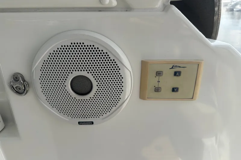 Slide: The Image of Speaker and control panel on 2015 Jeanneau Leader 40 boat. - 24