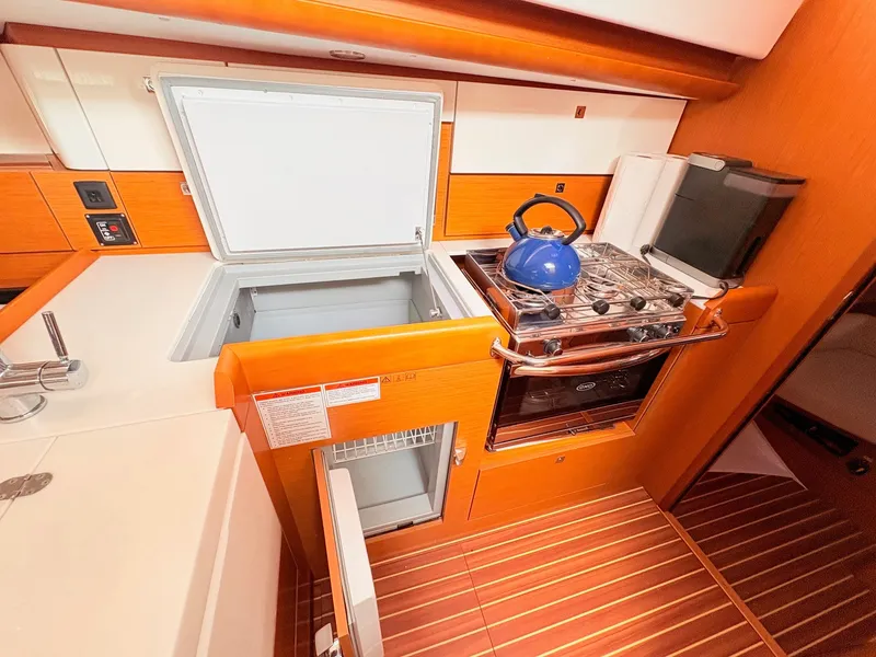 Slide: The Image of Jeanneau Sun Odyssey 41 DS 2019 - 27