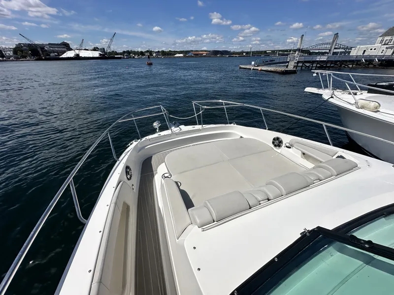 Slide: The Image of Sea Ray Sundancer 320 Outboard 2023 - 19