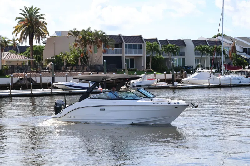 Slide: The Image of Sea Ray SLX 260 Outboard 2026 - 8