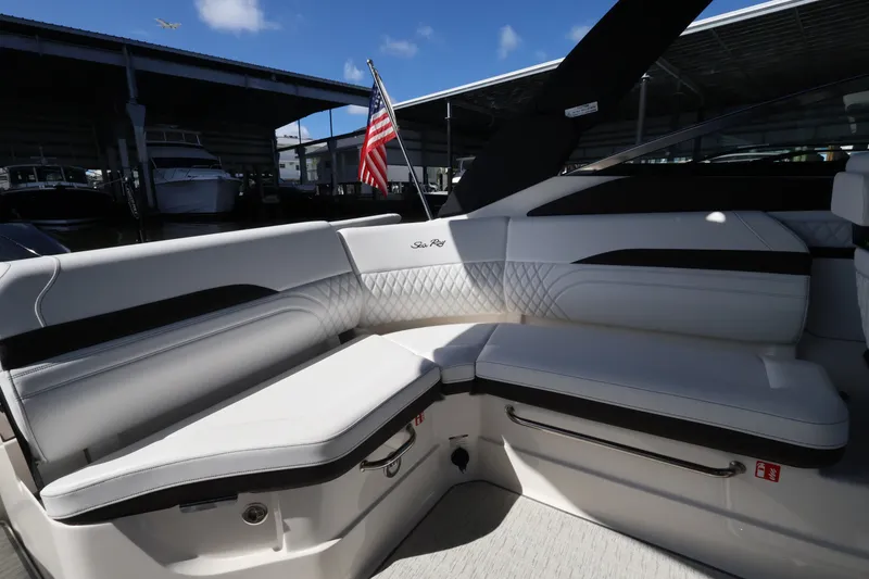Slide: The Image of Sea Ray SLX 260 Outboard 2026 - 19