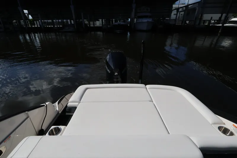 Slide: The Image of Sea Ray SLX 260 Outboard 2026 - 20