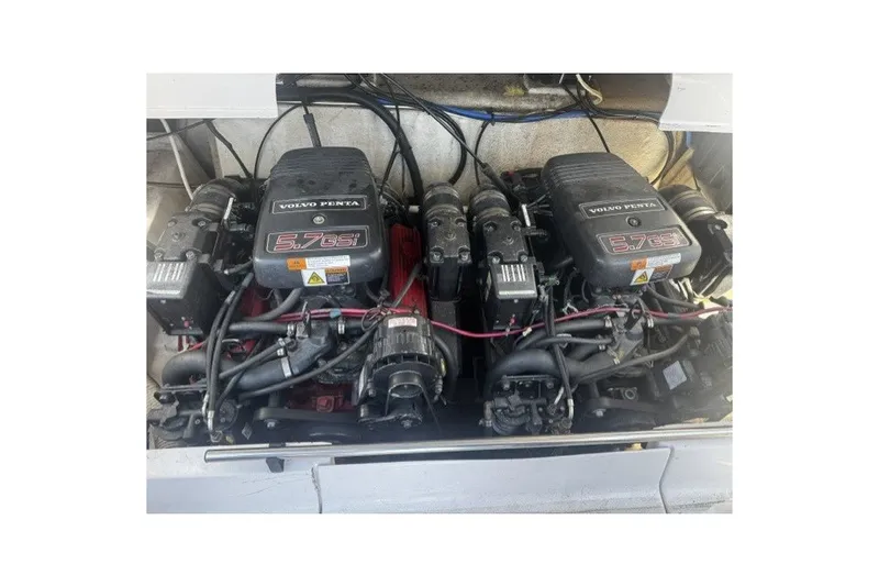 Slide: The Image of Twin Volvo Penta 5.7 GSi engines in a 2000 Four Winns 280 Horizon boat. - 13