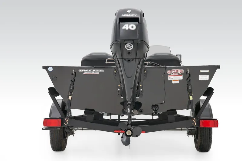 Slide: The Image of Tracker Pro 170 2026 - 46