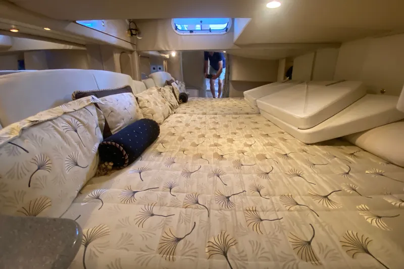 Slide: The Image of Luxurious cabin interior of 2000 Formula 400 Super Sport yacht with elegant bedding. - 46