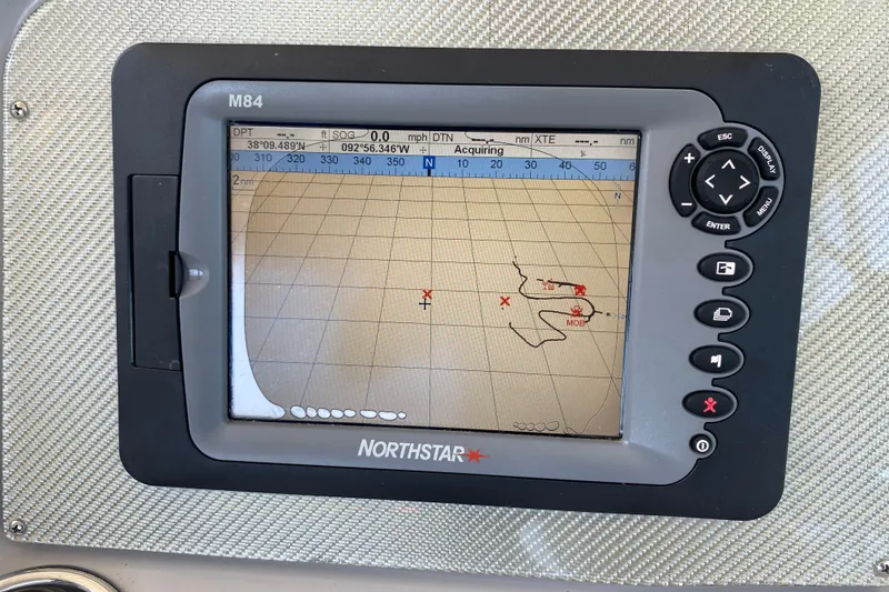 Slide: The Image of Northstar M84 marine GPS display on a 2000 Formula 400 Super Sport boat. - 23