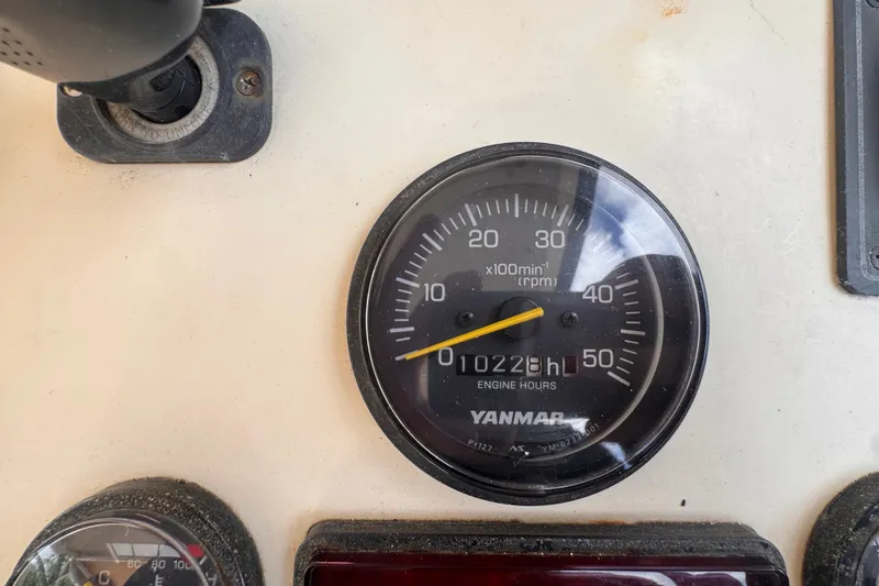 Slide: The Image of Close-up of Yanmar engine hour meter on 2005 Atlas Boat Works Acadia 25. - 20