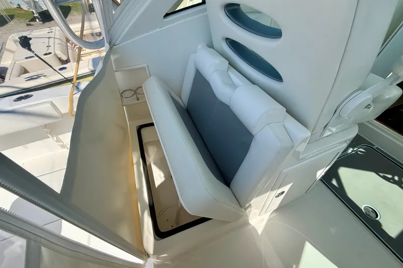 Slide: The Image of Albemarle 29 Express 2018 - 15
