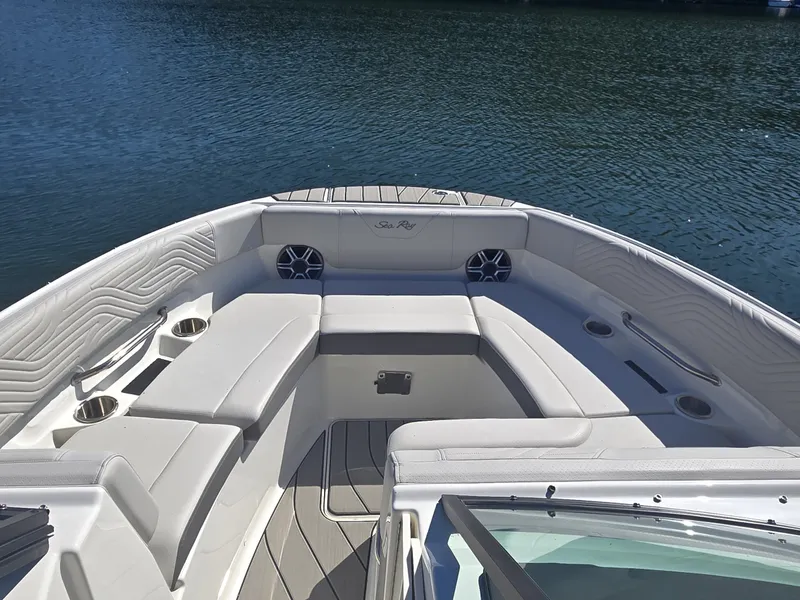 Slide: The Image of Sea Ray SDX 250 Surf 2027 - 33