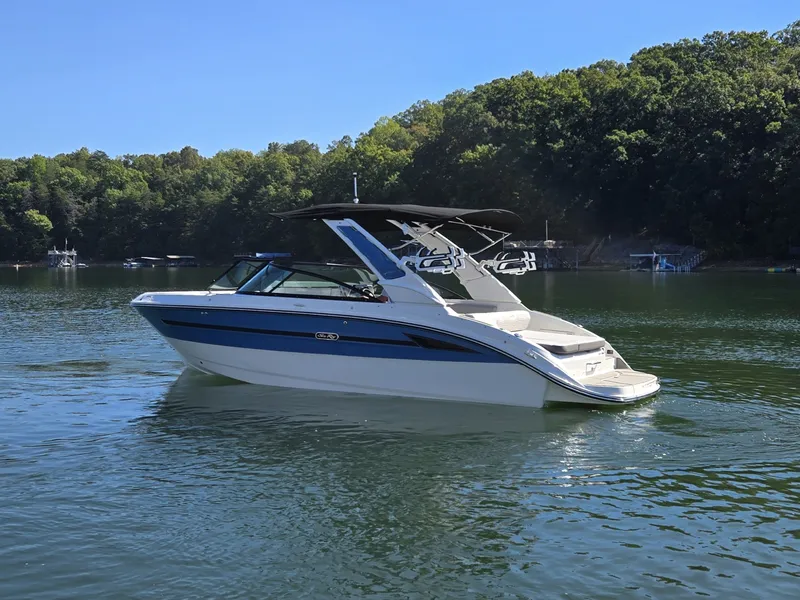 Slide: The Image of Sea Ray SDX 250 Surf 2027 - 44