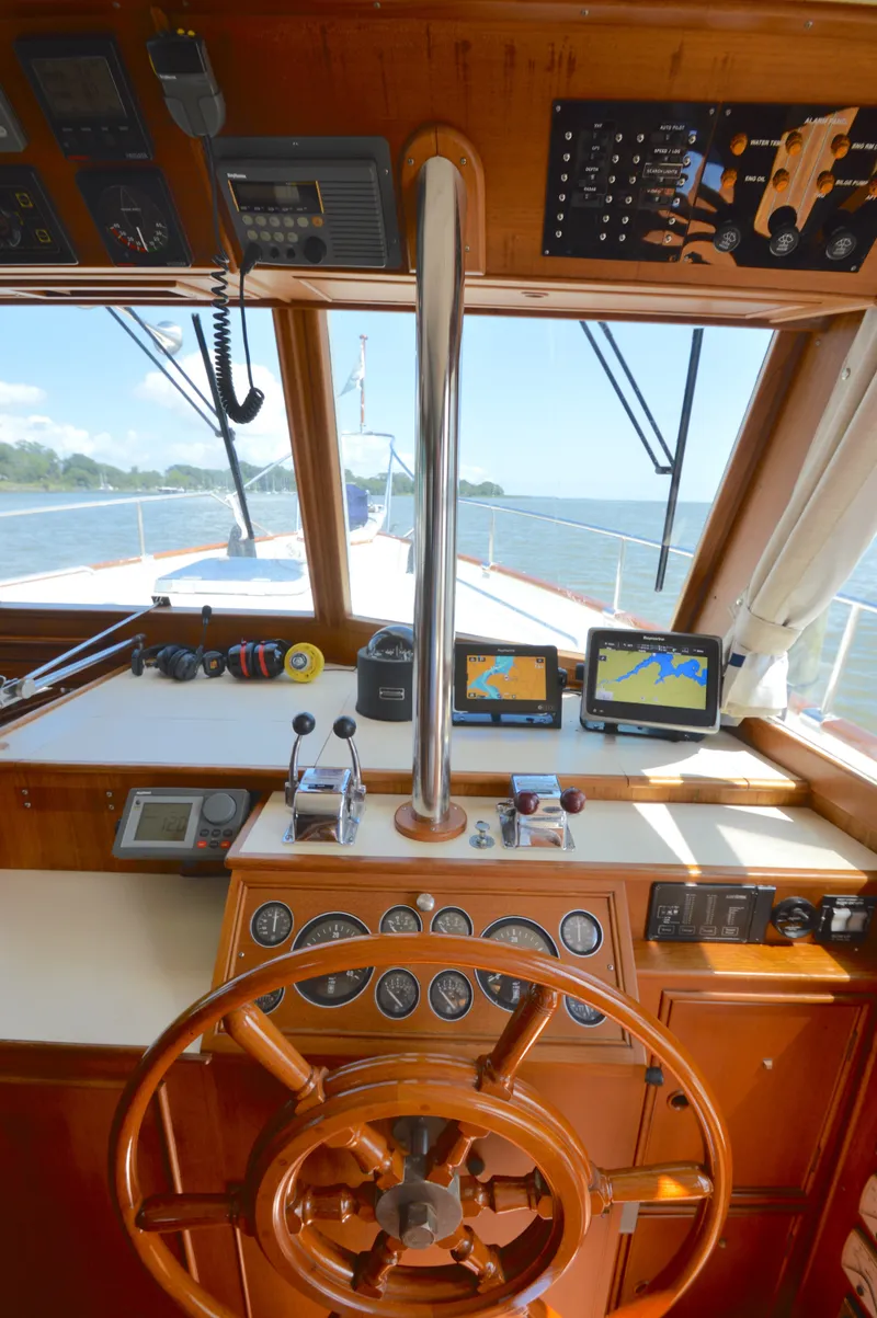 Slide: The Image of Grand Banks 42 Classic 1996 - 25