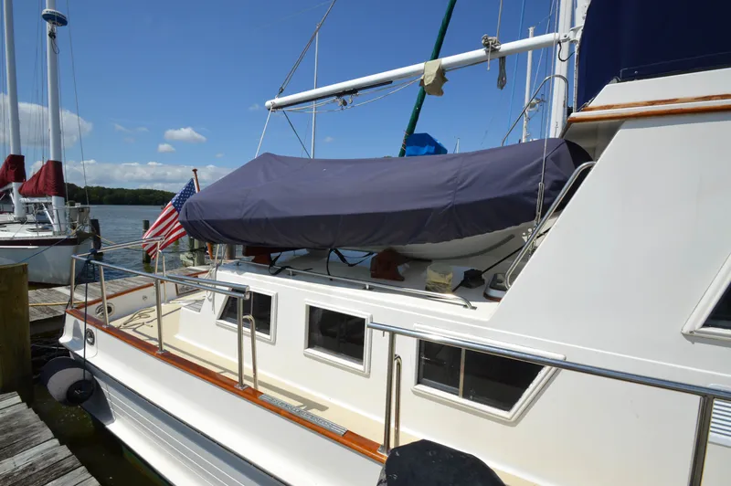 Slide: The Image of Grand Banks 42 Classic 1996 - 82