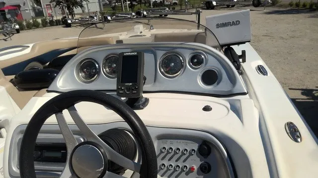 Slide: The Image of Hurricane SunDeck Sport 203 OB 2016 - 7