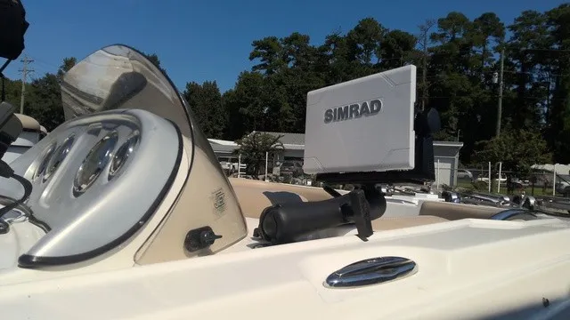 Slide: The Image of Hurricane SunDeck Sport 203 OB 2016 - 5
