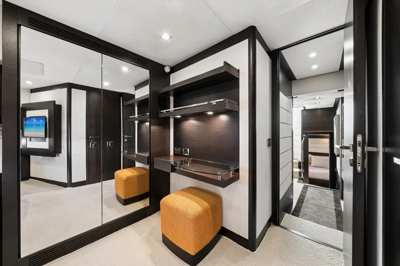 Slide: The Image of Luxurious interior of 2009 Azimut 86S yacht with modern design and elegant furnishings. - 107