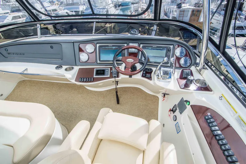 Slide: The Image of Meridian 441 Sedan 2013 - 27