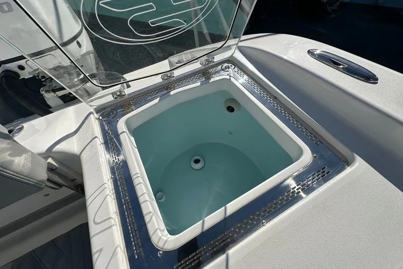 Slide: The Image of Livewell on 2025 Sea Pro 322 Offshore boat, featuring sleek design and functionality. - 22