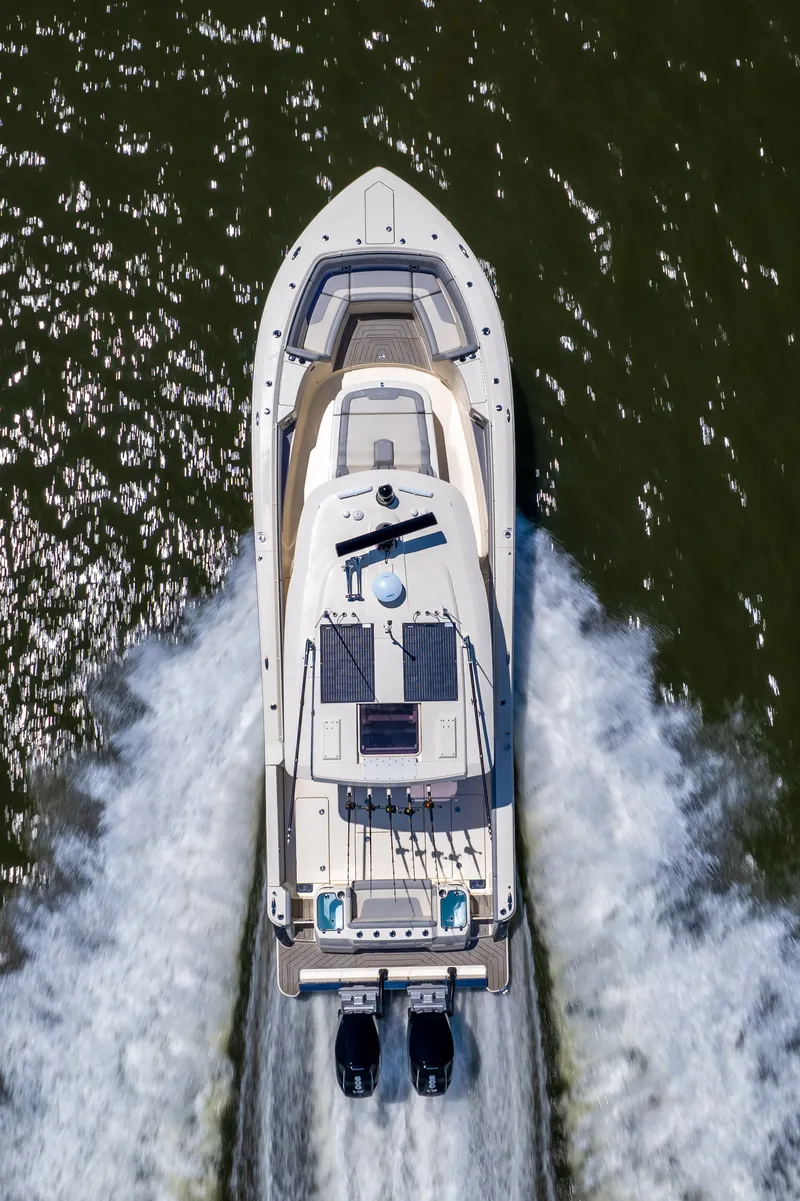 Slide: The Image of Scout 400 LXF 2025 - 78