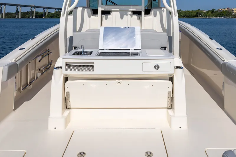 Slide: The Image of Scout 400 LXF 2025 - 36