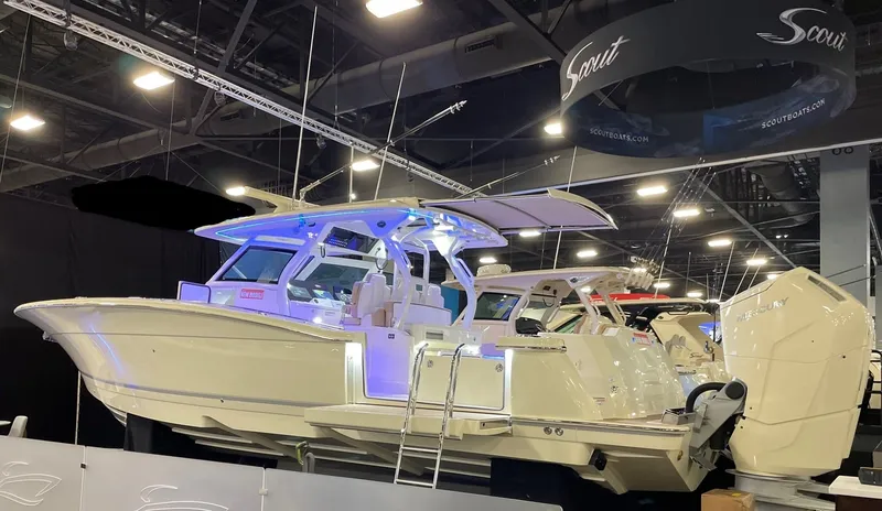 Slide: The Image of Scout 400 LXF 2025 - 38