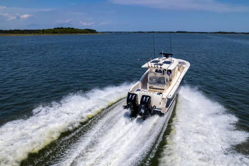 Slide: The Image of Scout 400 LXF 2025 - 94