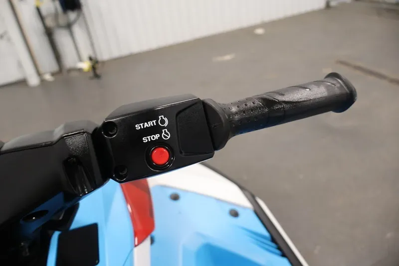 Slide: The Image of Handlebar controls of 2027 Yamaha WaveRunner JetBlaster DLX 3-Up, featuring start and stop buttons. - 22