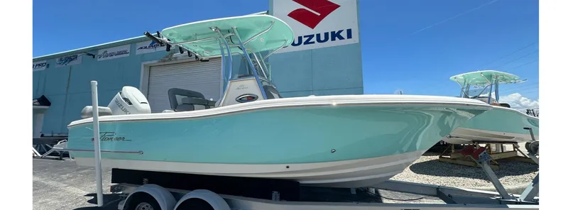 The Image of Pioneer 222 Sportfish 2027 - 0