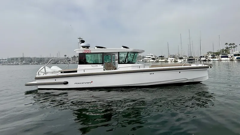 Slide: The Image of Axopar 28 Cabin 2023 - 25