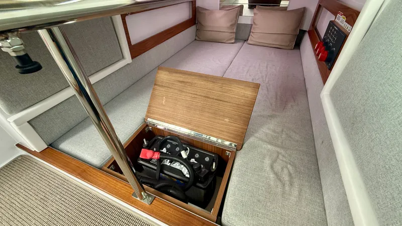 Slide: The Image of Axopar 28 Cabin 2023 - 43