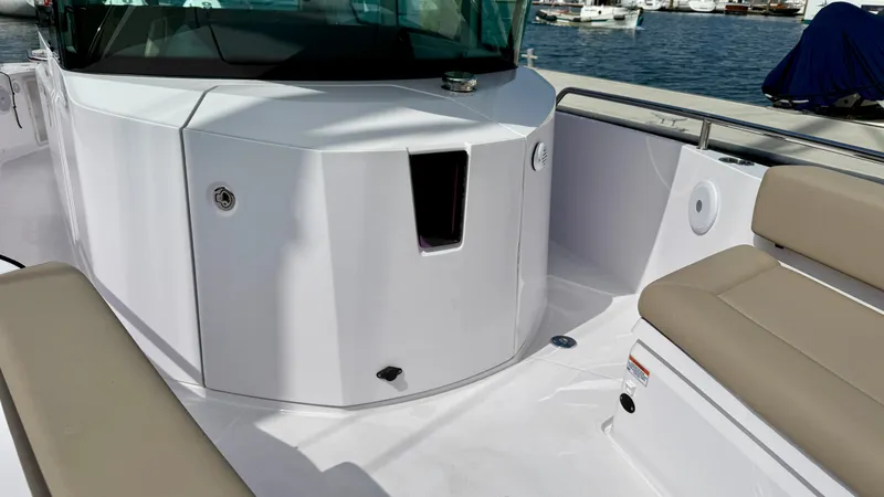 Slide: The Image of Axopar 28 Cabin 2023 - 19