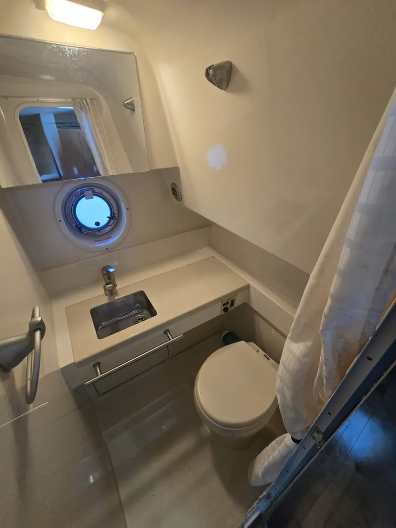 Slide: The Image of Sea Ray Sundancer 310 2011 - 23