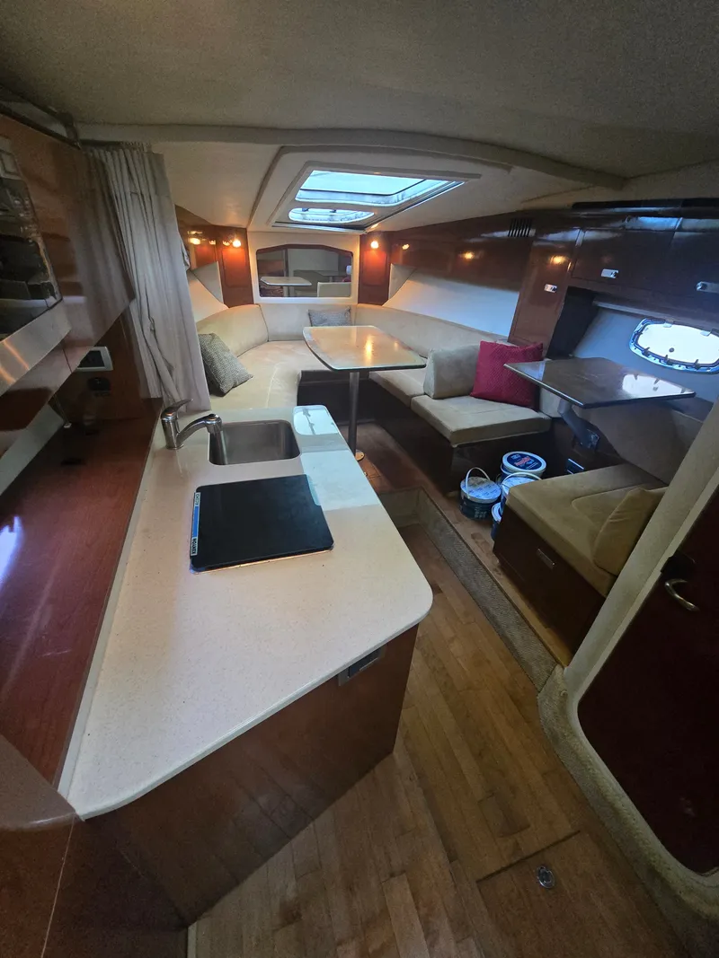 Slide: The Image of Sea Ray Sundancer 310 2011 - 18