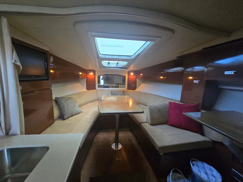 Slide: The Image of Sea Ray Sundancer 310 2011 - 19