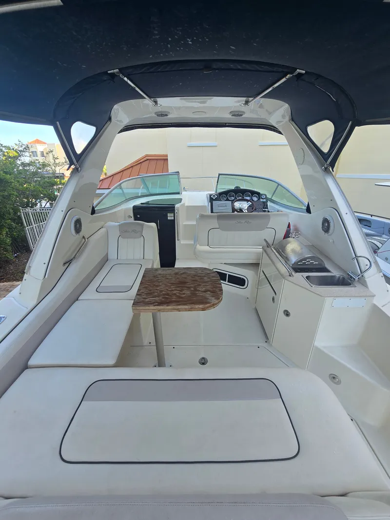 Slide: The Image of Sea Ray Sundancer 310 2011 - 8
