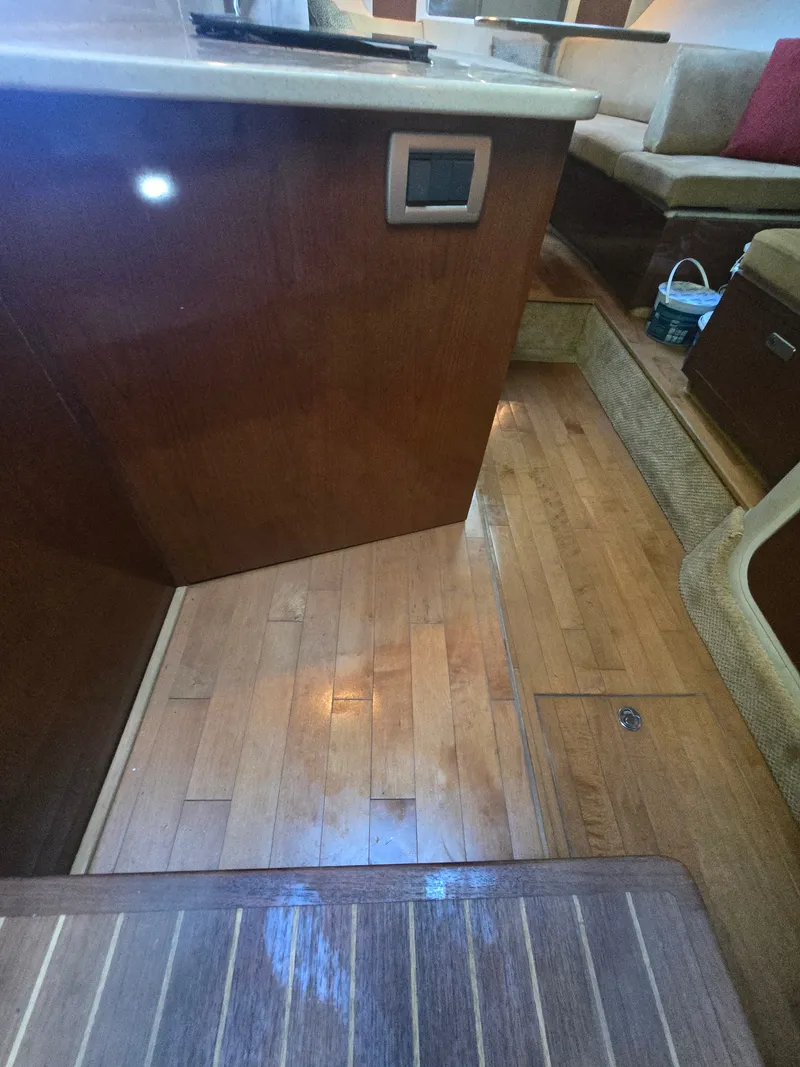 Slide: The Image of Sea Ray Sundancer 310 2011 - 17