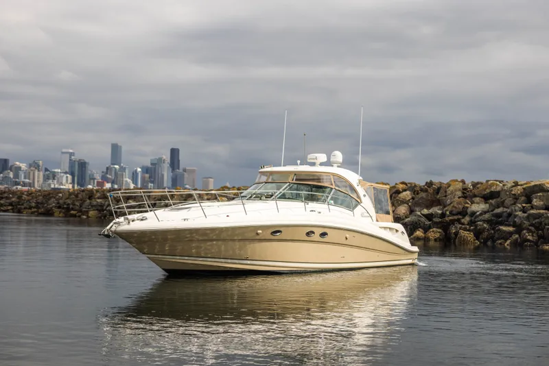 Slide: The Image of Sea Ray 420 Sundancer 2005 - 6