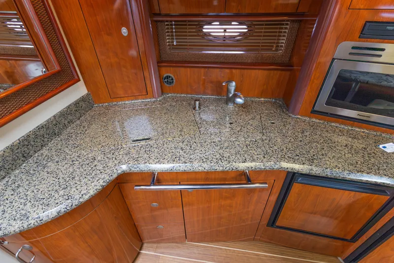Slide: The Image of Sea Ray 420 Sundancer 2005 - 40