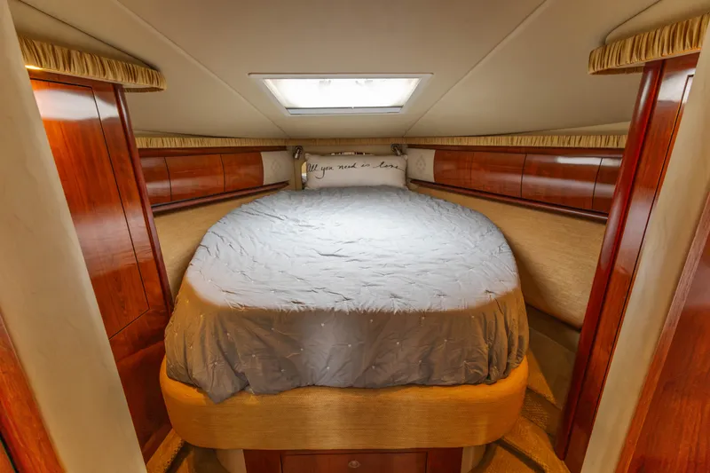 Slide: The Image of Sea Ray 420 Sundancer 2005 - 30