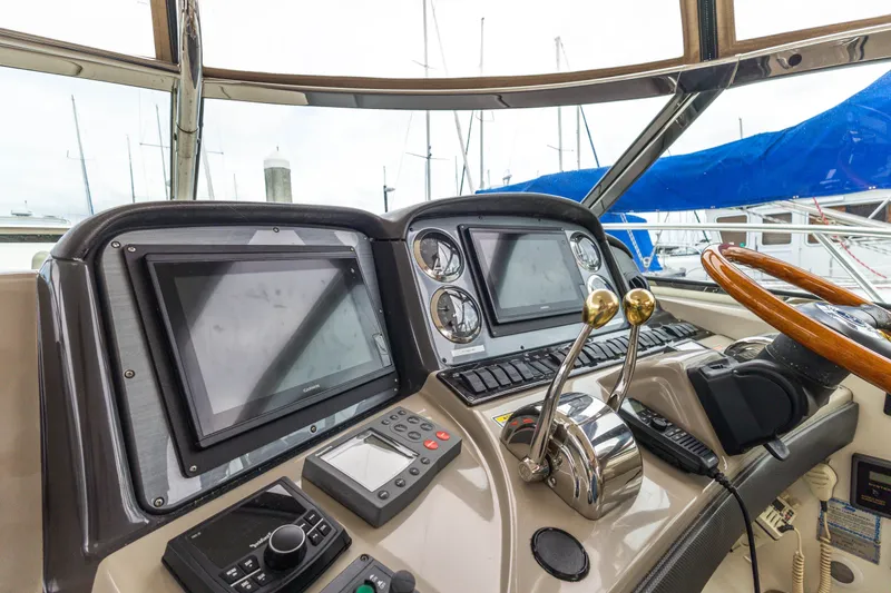 Slide: The Image of Sea Ray 420 Sundancer 2005 - 20