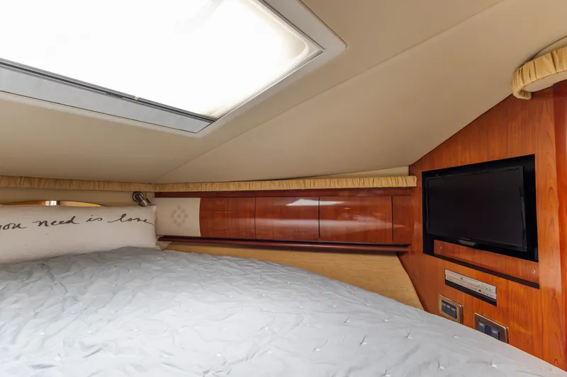 Slide: The Image of Sea Ray 420 Sundancer 2005 - 32