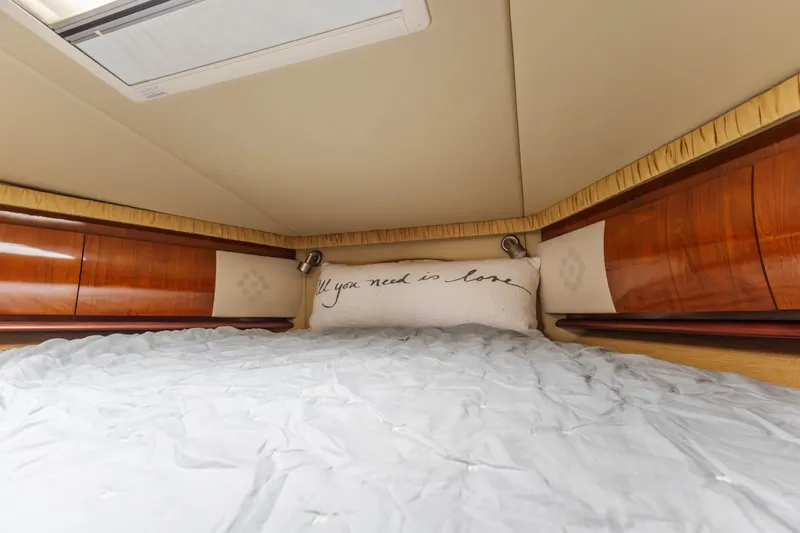 Slide: The Image of Sea Ray 420 Sundancer 2005 - 31
