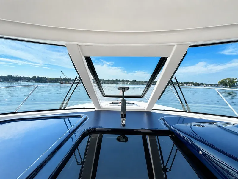 Slide: The Image of Forward Windshield - Open - 11