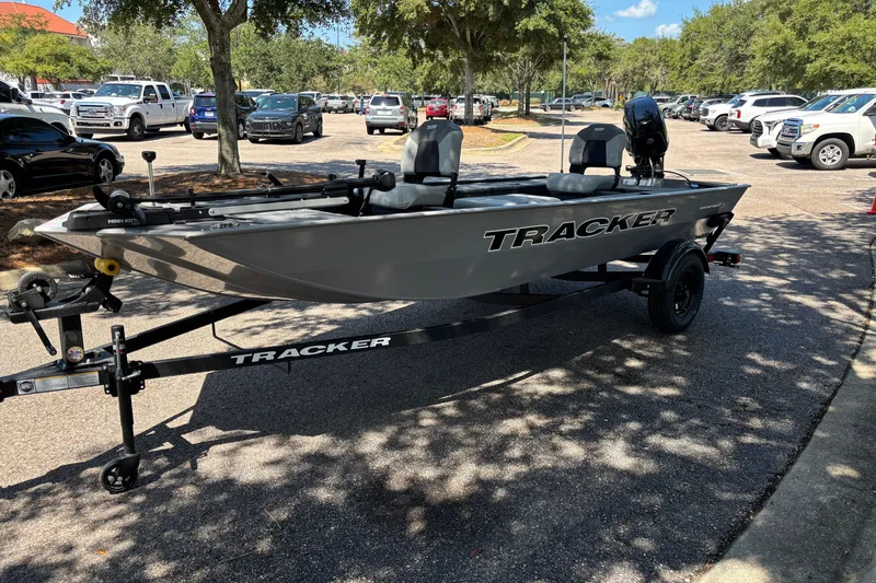 The Image of Tracker Panfish 17 2027 - undefined