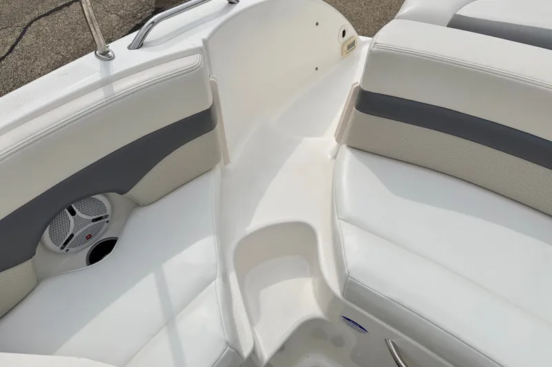 Slide: The Image of Interior seating of a 2006 Chaparral Sunesta 216 boat with speaker detail. - 33