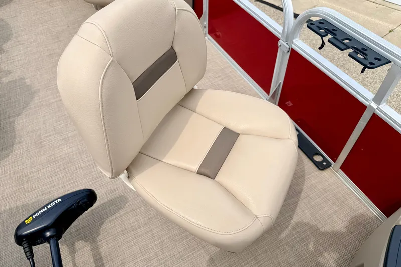 Slide: The Image of Beige seat on 2022 Sun Tracker Bass Buggy 18 DLX pontoon boat. - 57