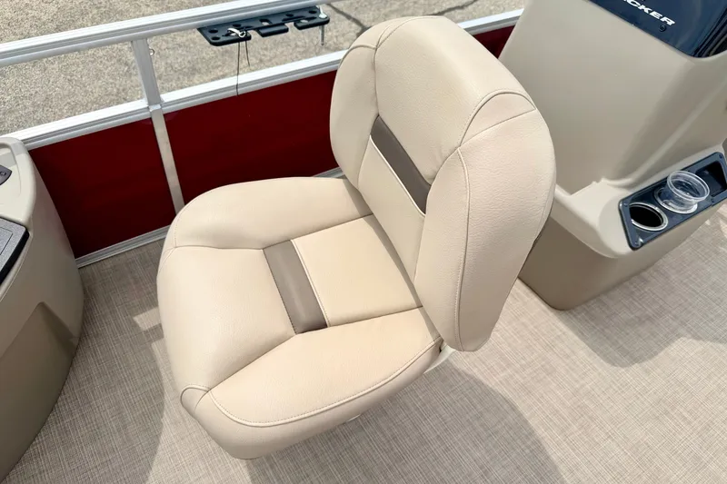 Slide: The Image of Beige captain's chair on 2022 Sun Tracker Bass Buggy 18 DLX pontoon boat. - 52