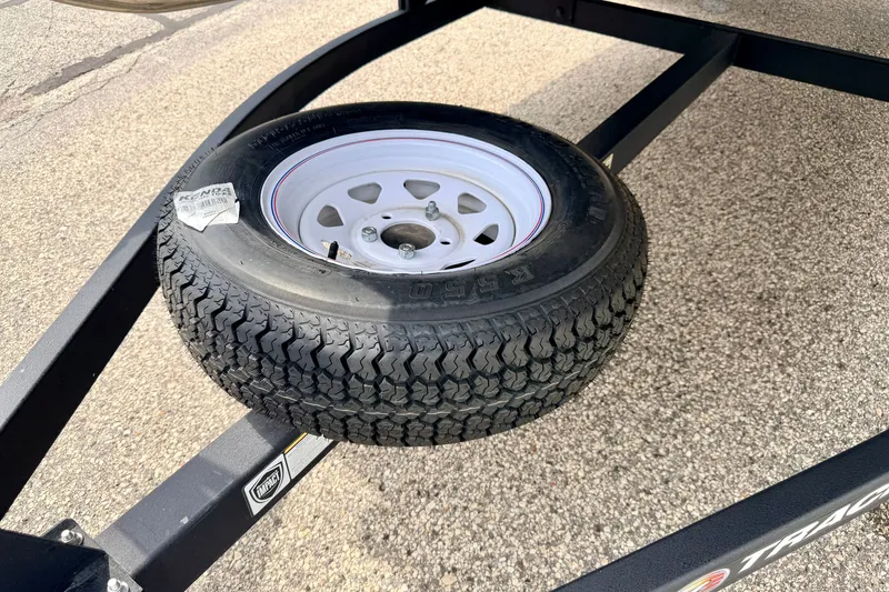 Slide: The Image of Spare tire on a 2022 Sun Tracker Bass Buggy 18 DLX trailer. - 72