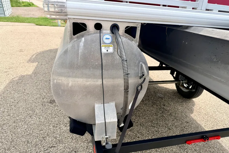 Slide: The Image of 2022 Sun Tracker Bass Buggy 18 DLX pontoon boat trailer detail. - 19