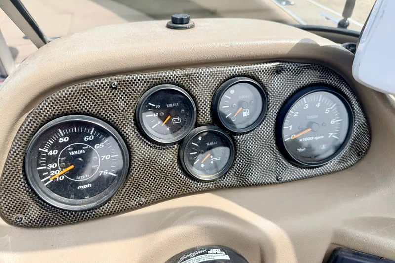 Slide: The Image of Dashboard of 2008 G3 Angler V185 FS boat with Yamaha gauges. - 38